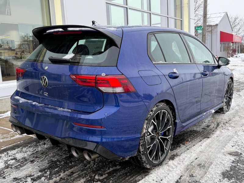 Volkswagen Golf R Vehicle Full-screen Gallery Image 3
