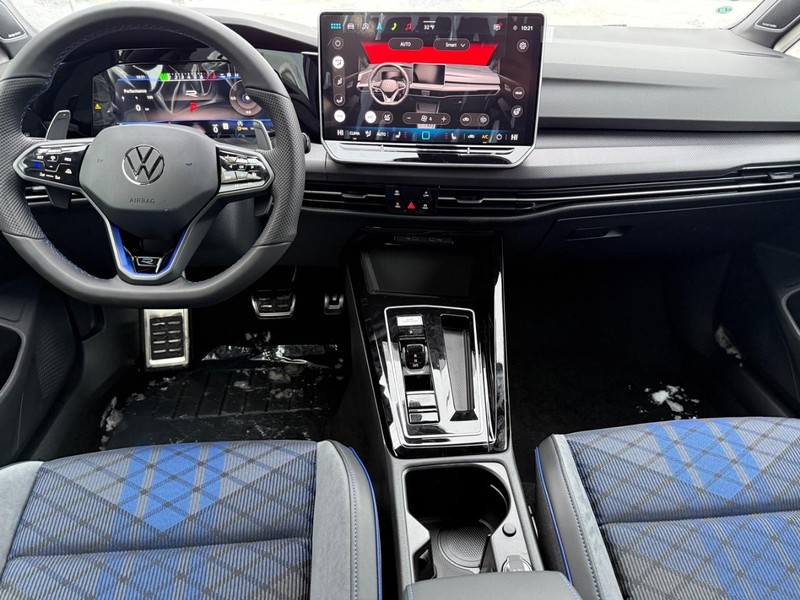 Volkswagen Golf R Vehicle Full-screen Gallery Image 5