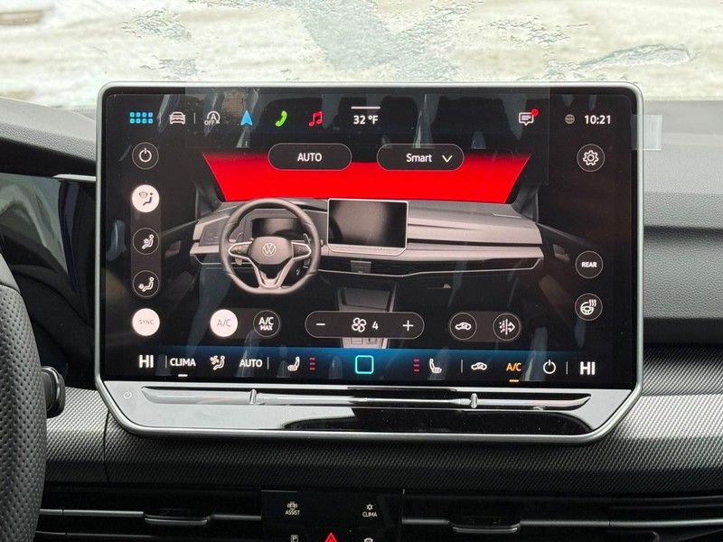 Volkswagen Golf R Vehicle Full-screen Gallery Image 6