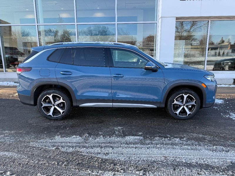 Volkswagen Tiguan Vehicle Full-screen Gallery Image 2