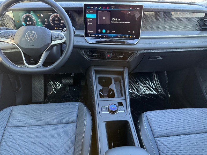 Volkswagen Tiguan Vehicle Full-screen Gallery Image 5