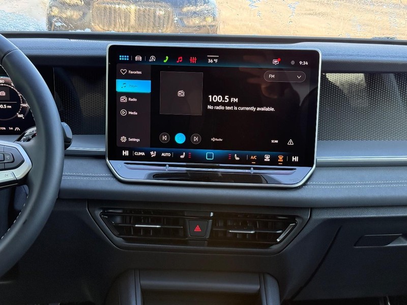 Volkswagen Tiguan Vehicle Full-screen Gallery Image 6