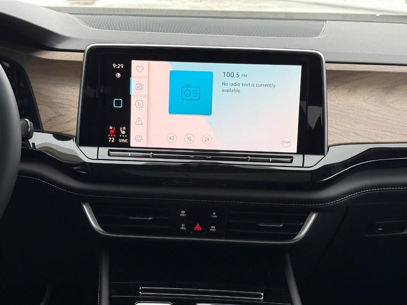 Volkswagen Atlas Vehicle Full-screen Gallery Image 7