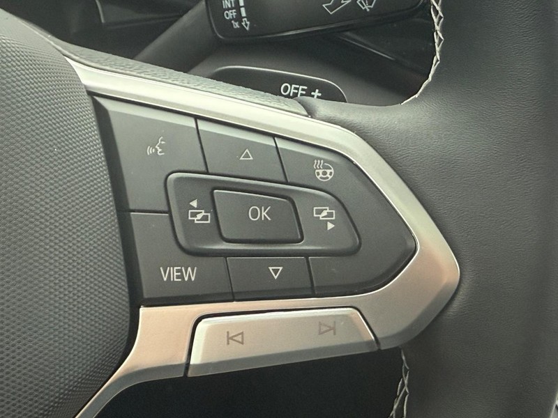 Volkswagen Atlas Vehicle Full-screen Gallery Image 12