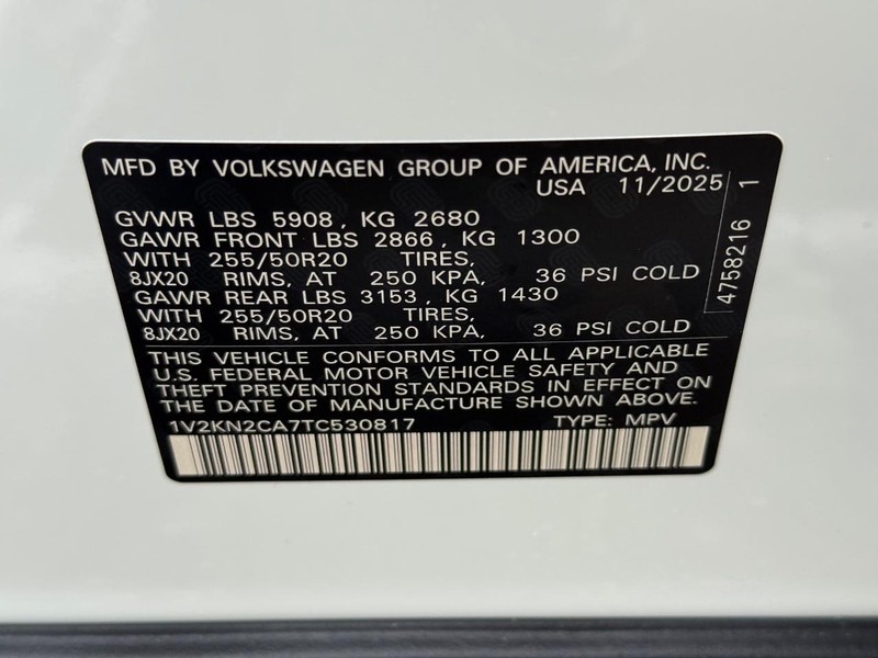 Volkswagen Atlas Vehicle Full-screen Gallery Image 17