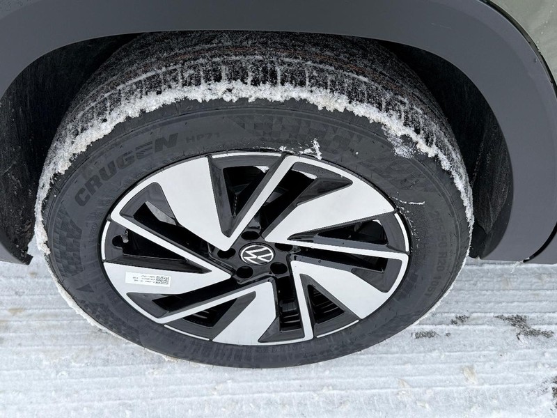 Volkswagen Atlas Vehicle Full-screen Gallery Image 4