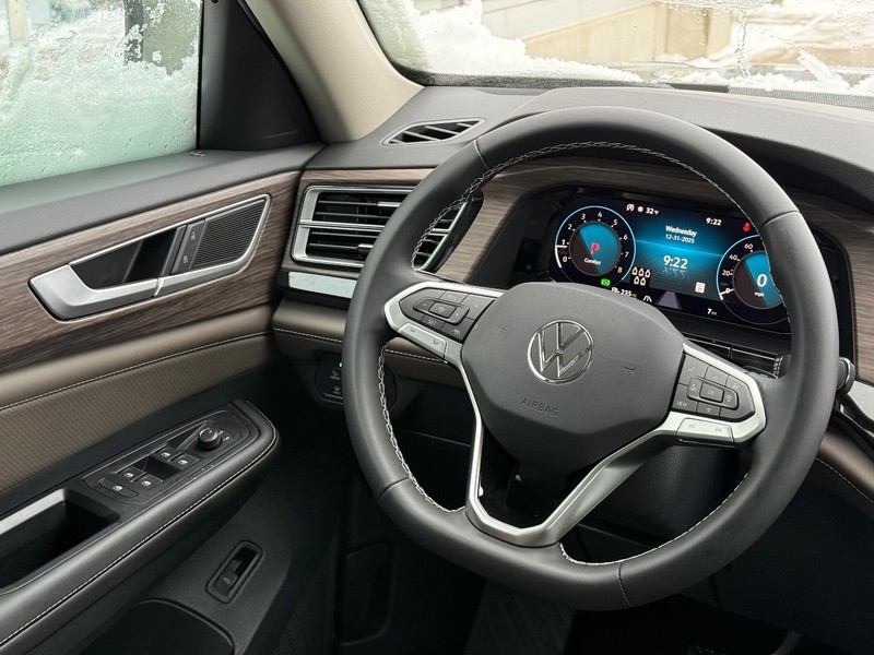 Volkswagen Atlas Vehicle Full-screen Gallery Image 9