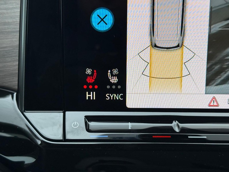 Volkswagen Atlas Vehicle Full-screen Gallery Image 14