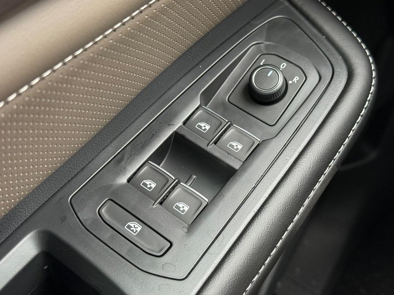 Volkswagen Atlas Vehicle Full-screen Gallery Image 15