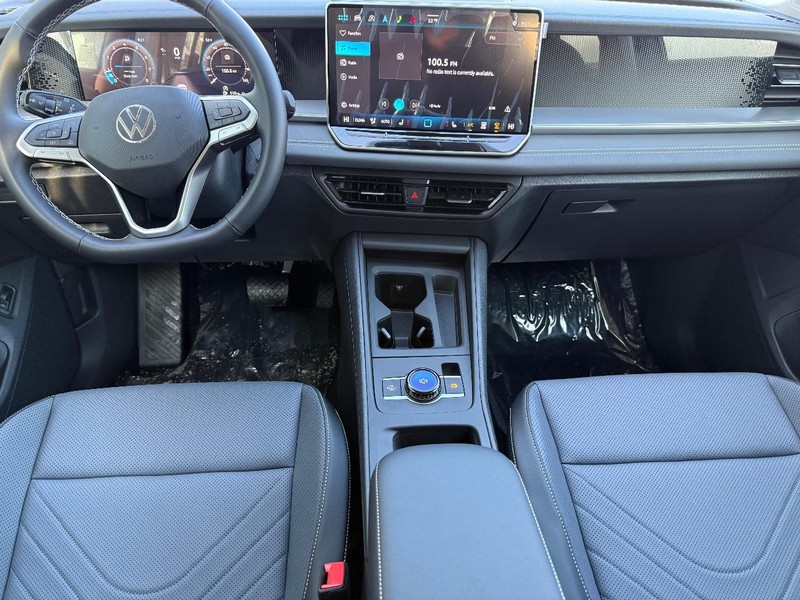 Volkswagen Tiguan Vehicle Full-screen Gallery Image 6