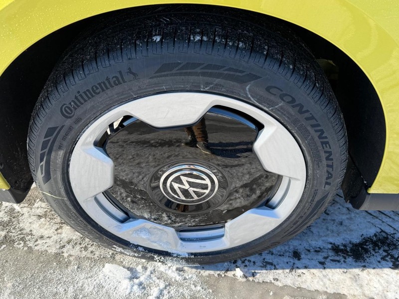 Volkswagen ID. Buzz Vehicle Full-screen Gallery Image 4