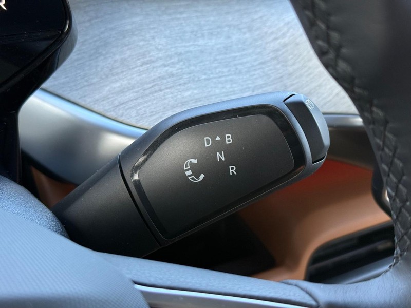 Volkswagen ID. Buzz Vehicle Full-screen Gallery Image 13