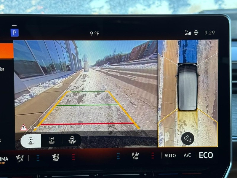 Volkswagen ID. Buzz Vehicle Full-screen Gallery Image 14