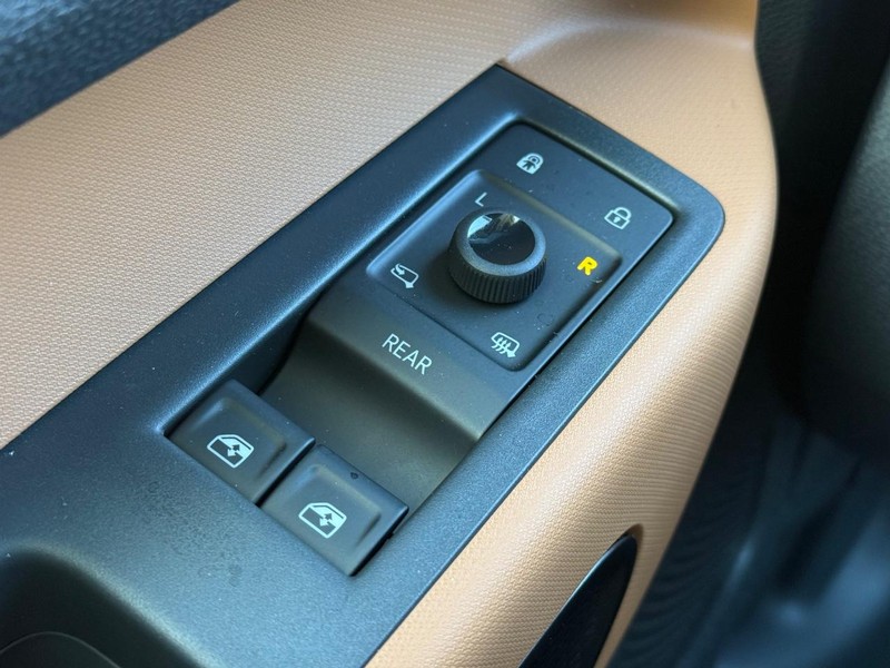 Volkswagen ID. Buzz Vehicle Full-screen Gallery Image 16