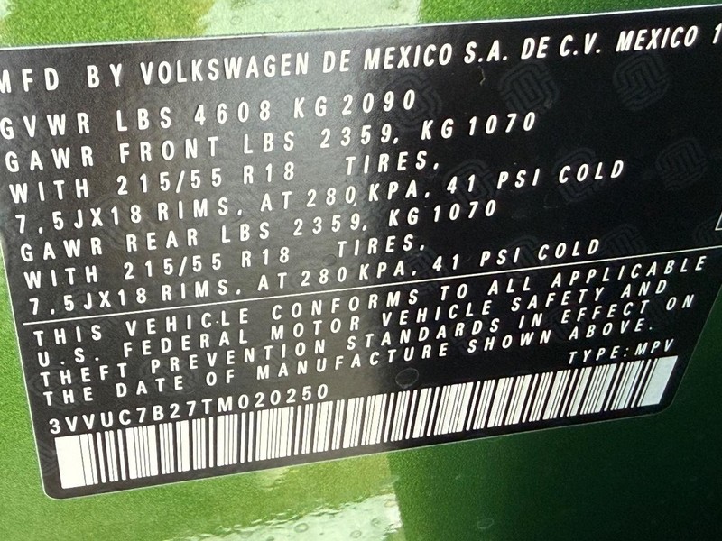 Volkswagen Taos Vehicle Full-screen Gallery Image 17