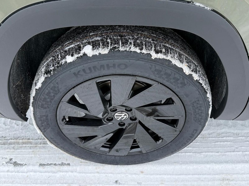 Volkswagen Atlas Vehicle Full-screen Gallery Image 4