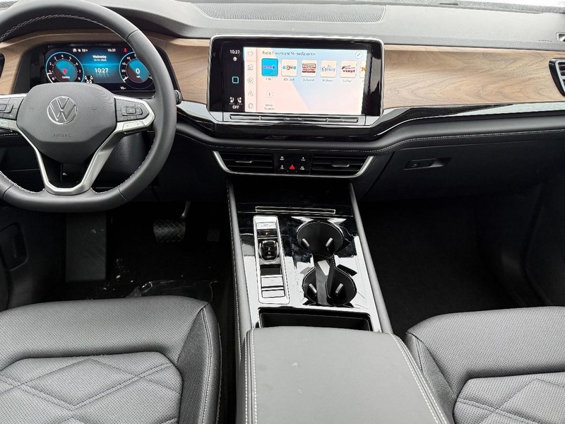 Volkswagen Atlas Vehicle Full-screen Gallery Image 7