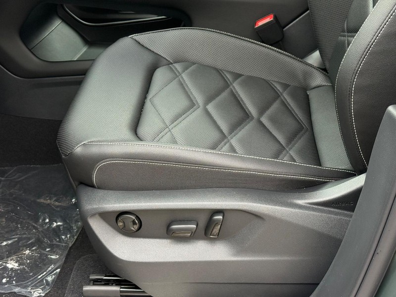 Volkswagen Atlas Vehicle Full-screen Gallery Image 17