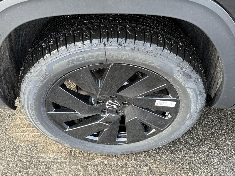 Volkswagen Atlas Vehicle Full-screen Gallery Image 4