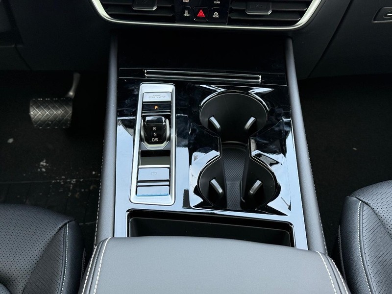 Volkswagen Atlas Vehicle Full-screen Gallery Image 8