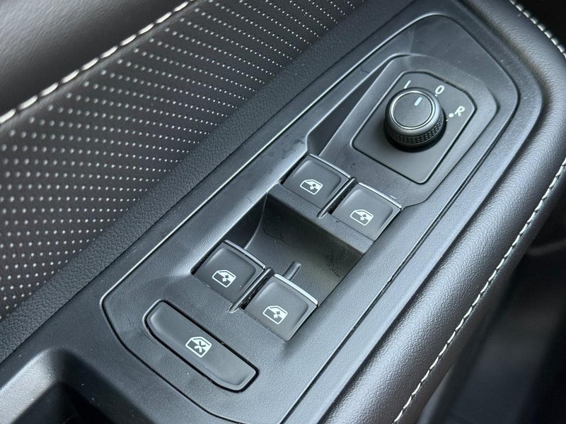 Volkswagen Atlas Vehicle Full-screen Gallery Image 15