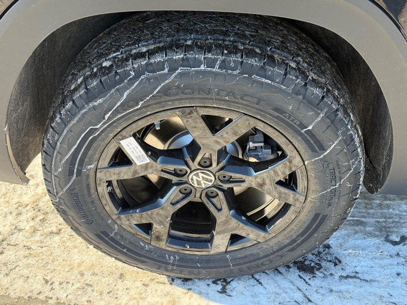 Volkswagen Atlas Vehicle Full-screen Gallery Image 4