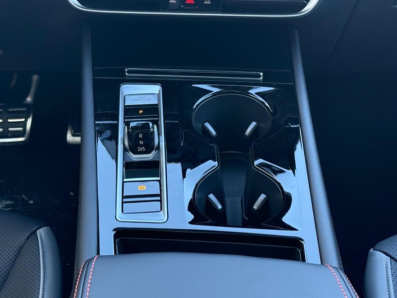 Volkswagen Atlas Vehicle Full-screen Gallery Image 8