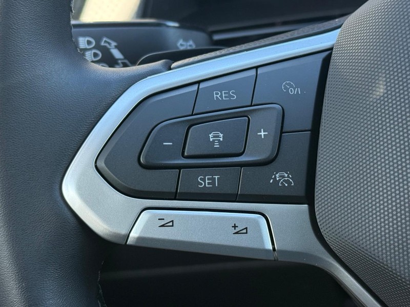 Volkswagen Atlas Vehicle Full-screen Gallery Image 11