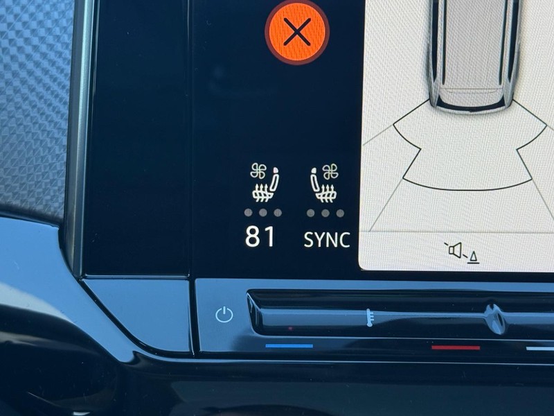 Volkswagen Atlas Vehicle Full-screen Gallery Image 14