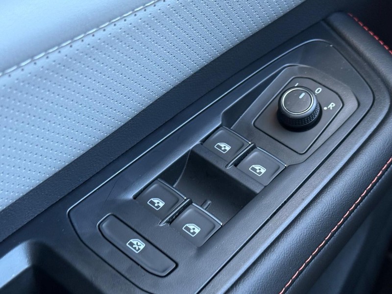 Volkswagen Atlas Vehicle Full-screen Gallery Image 15