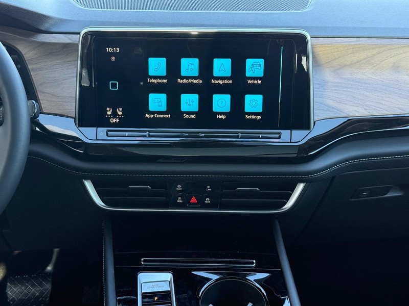 Volkswagen Atlas Vehicle Full-screen Gallery Image 6