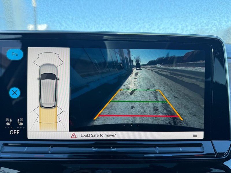 Volkswagen Atlas Vehicle Full-screen Gallery Image 11