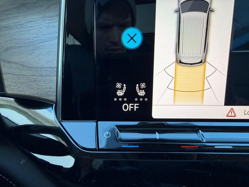 Volkswagen Atlas Vehicle Full-screen Gallery Image 12