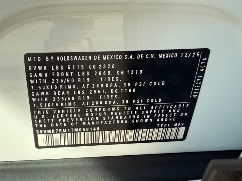 Volkswagen Tiguan Vehicle Full-screen Gallery Image 16