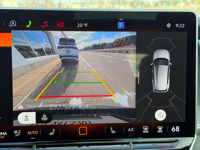 Volkswagen Tiguan Vehicle Full-screen Gallery Image 14