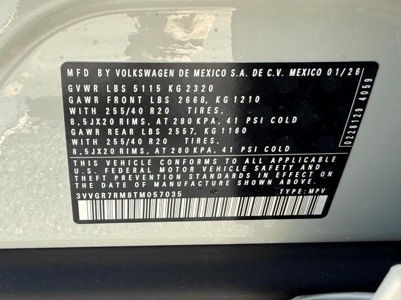 Volkswagen Tiguan Vehicle Full-screen Gallery Image 18