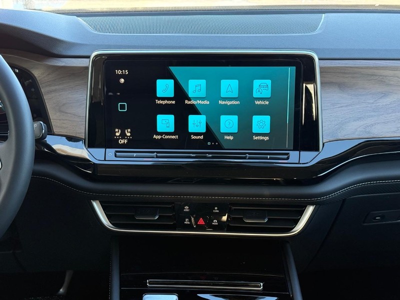 Volkswagen Atlas Vehicle Full-screen Gallery Image 8