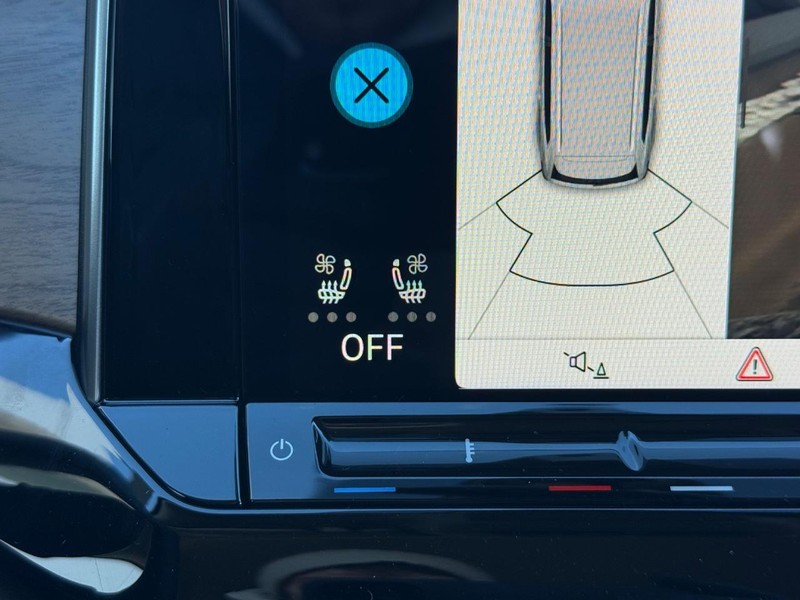 Volkswagen Atlas Vehicle Full-screen Gallery Image 15