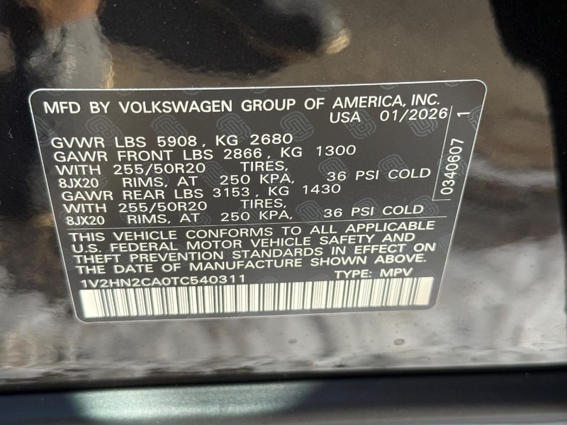 Volkswagen Atlas Vehicle Full-screen Gallery Image 18