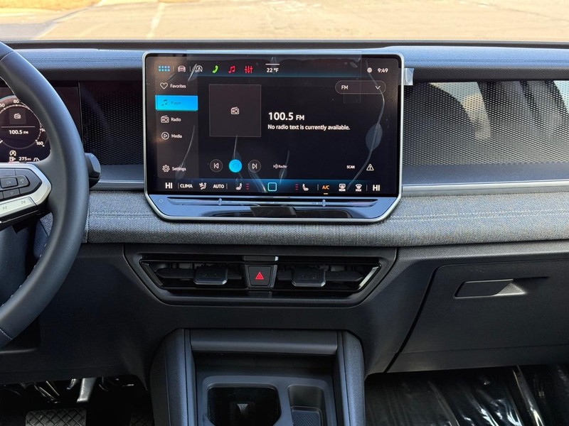 Volkswagen Tiguan Vehicle Full-screen Gallery Image 7