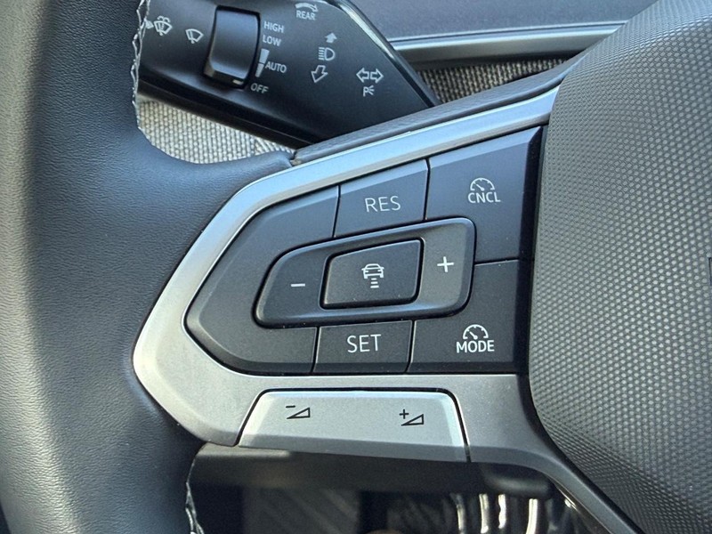 Volkswagen Tiguan Vehicle Full-screen Gallery Image 10