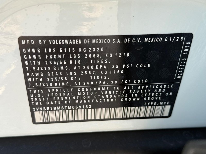 Volkswagen Tiguan Vehicle Full-screen Gallery Image 17