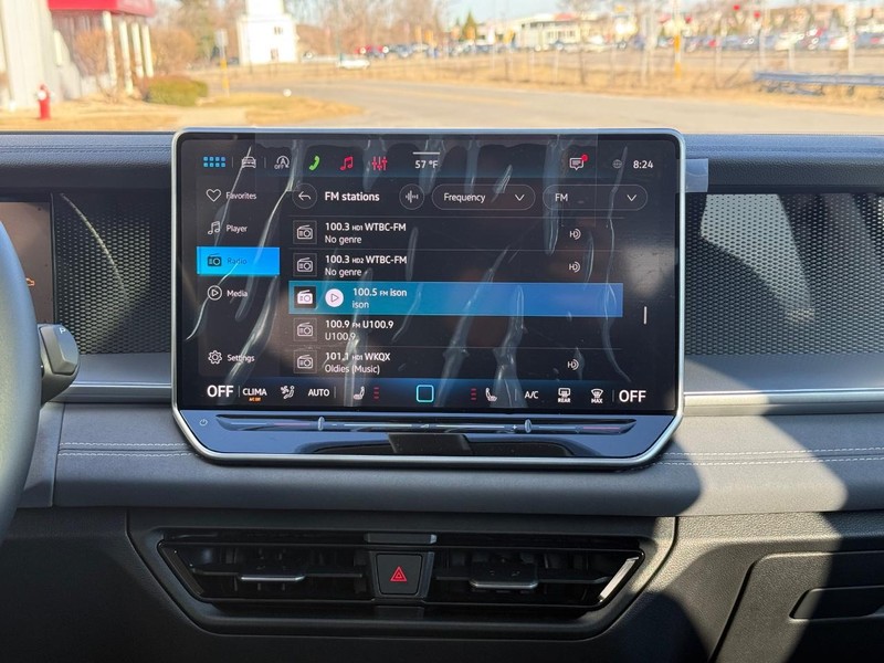 Volkswagen Tiguan Vehicle Full-screen Gallery Image 5