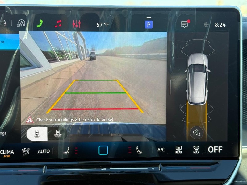 Volkswagen Tiguan Vehicle Full-screen Gallery Image 11