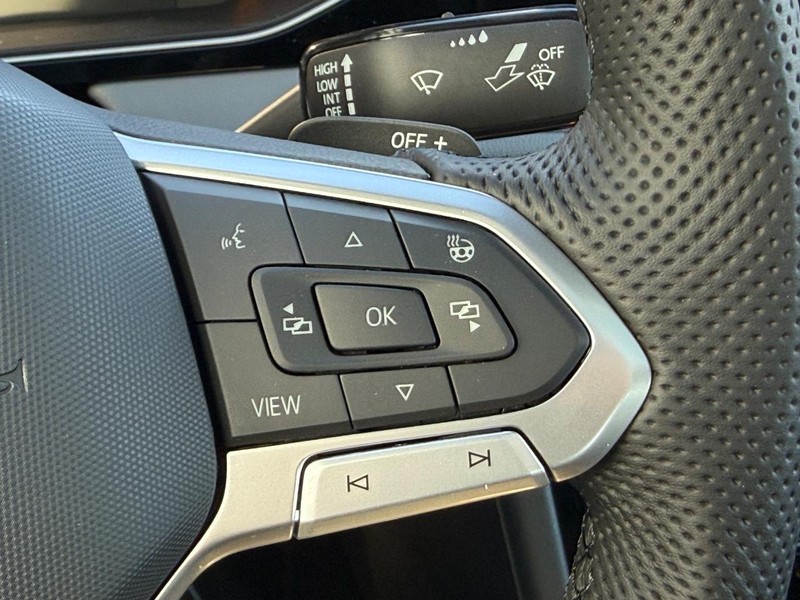 Volkswagen Jetta GLI Vehicle Full-screen Gallery Image 13