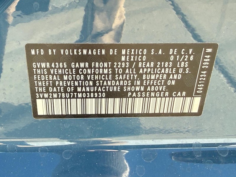 Volkswagen Jetta GLI Vehicle Full-screen Gallery Image 18