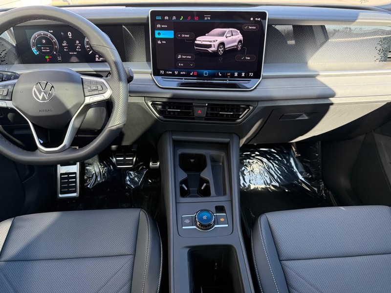 Volkswagen Tiguan Vehicle Full-screen Gallery Image 6