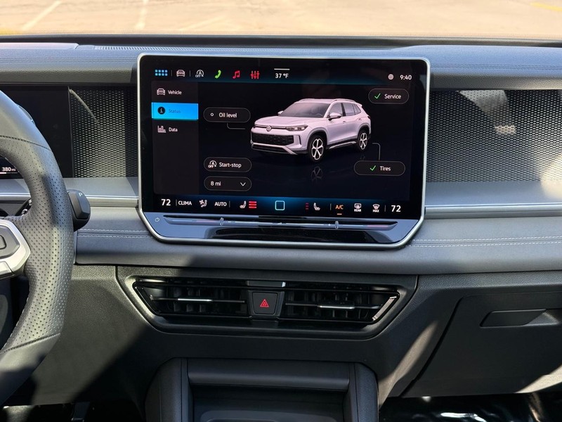 Volkswagen Tiguan Vehicle Full-screen Gallery Image 7