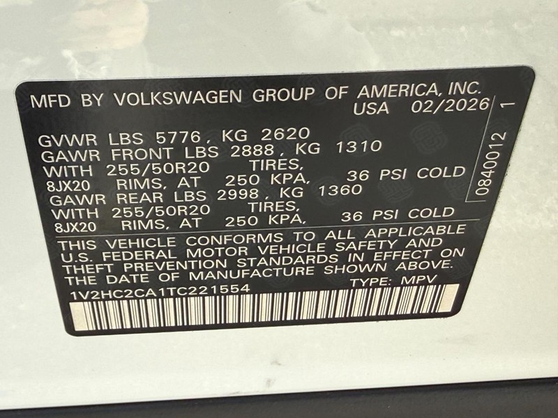 Volkswagen Atlas Cross Sport Vehicle Full-screen Gallery Image 15