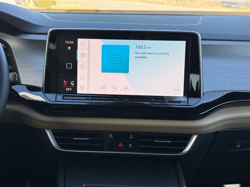 Volkswagen Atlas Cross Sport Vehicle Full-screen Gallery Image 7